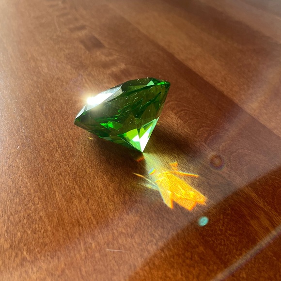(Free) 2.4in Green Jewel Paperweight - Picture 4 of 6